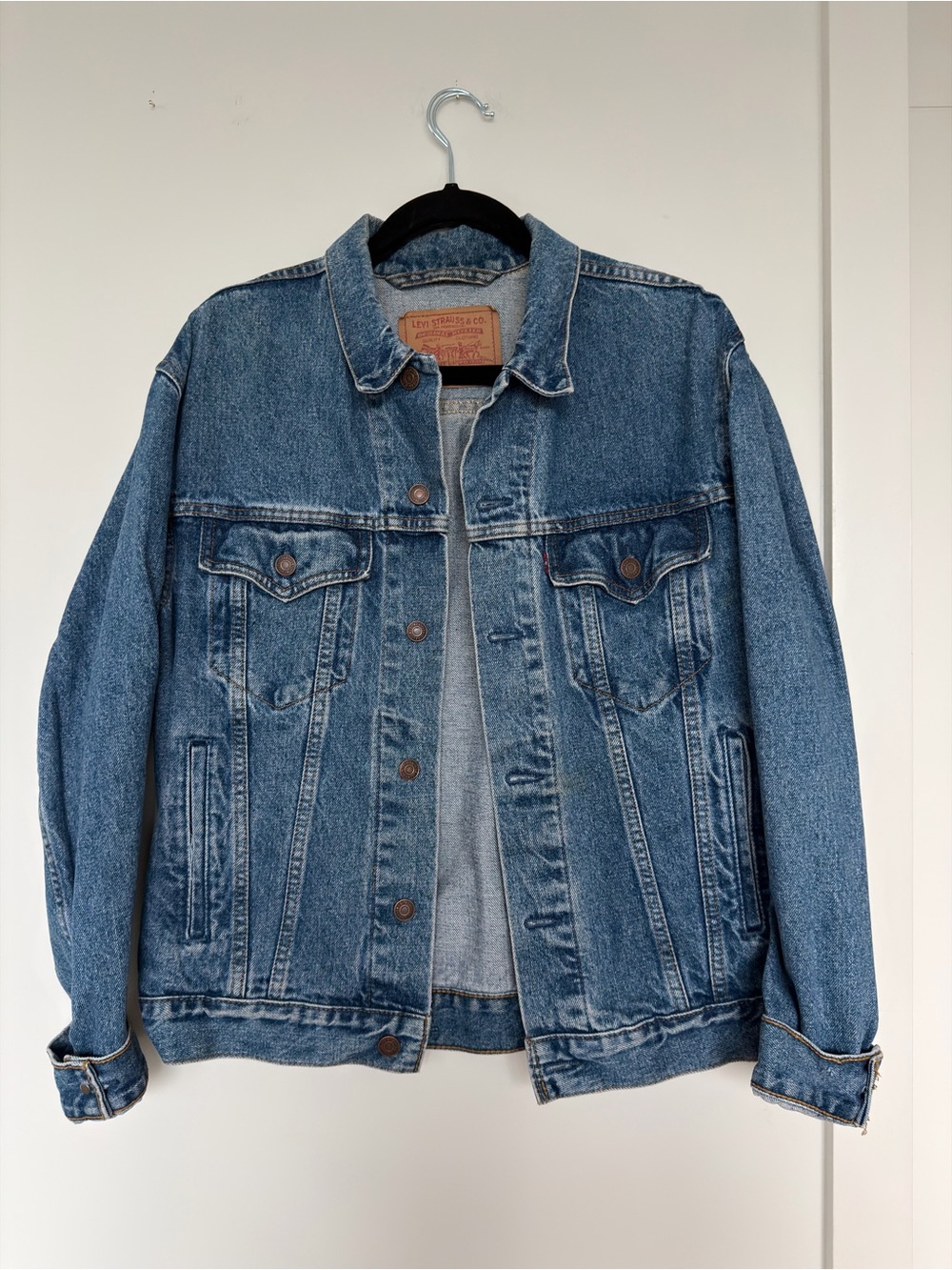 Levi's Classic Blue Denim Jacket - Men's Lightweight Trucker